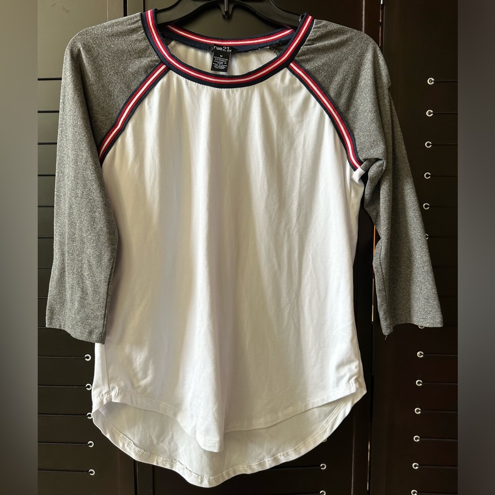 Rue21 - 3/4 Sleeve Tee-M
